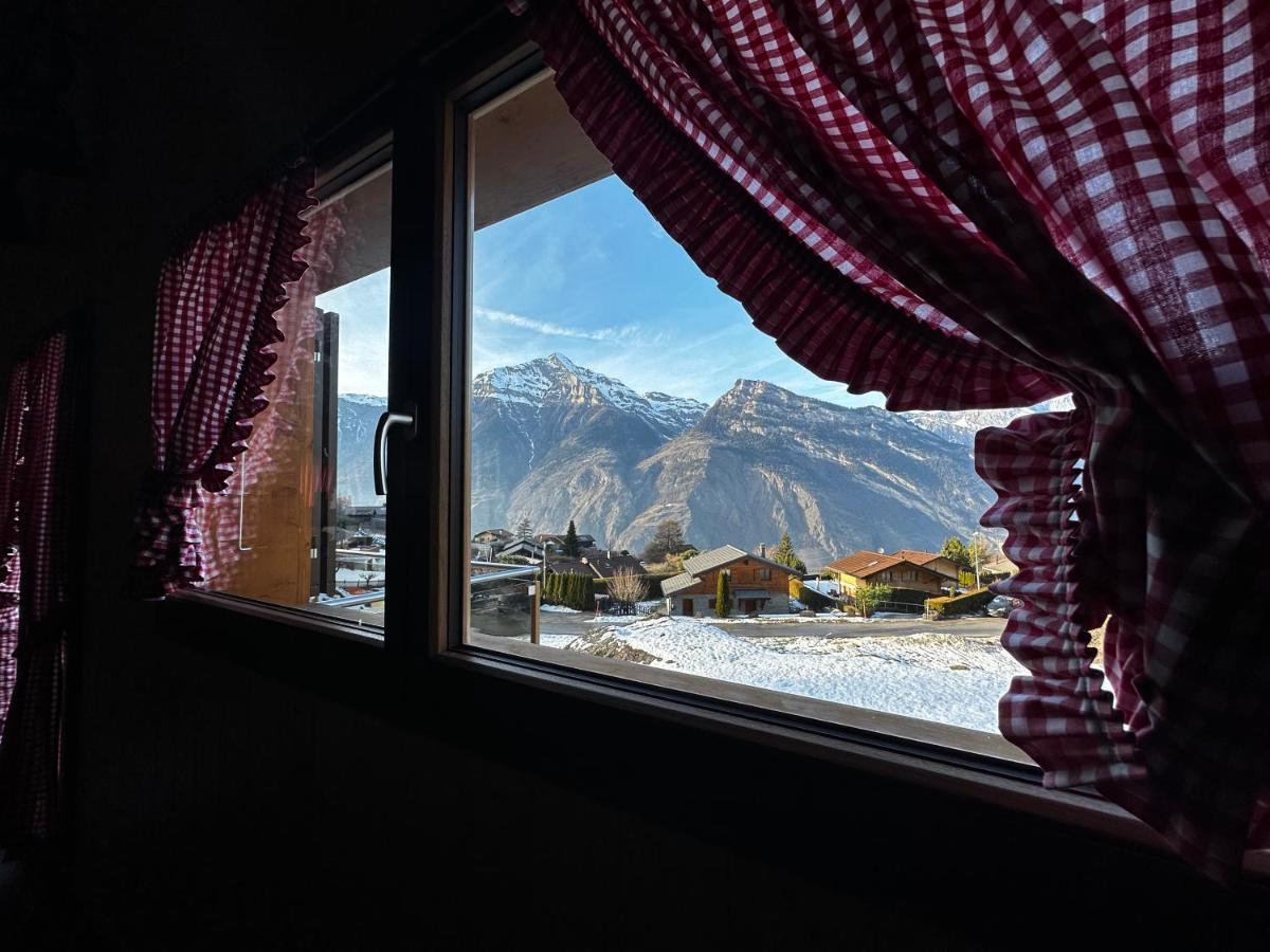 Chambres D'Hotes Les Louettes A Sapinhaut Canton Du Valais Saxon Extérieur photo