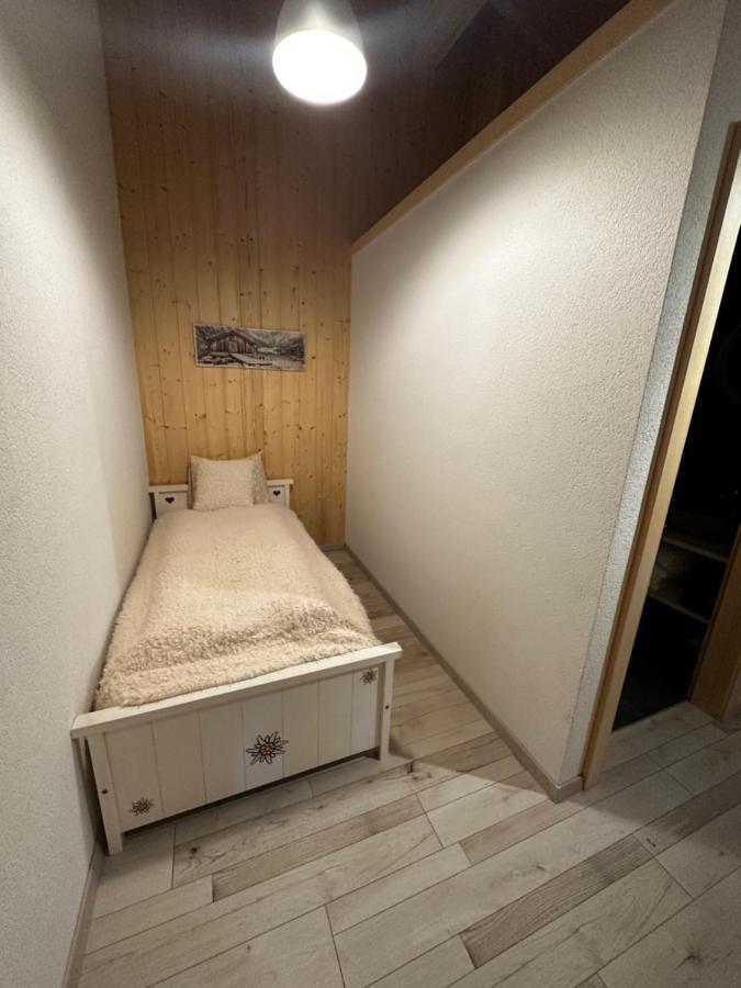 Chambres D'Hotes Les Louettes A Sapinhaut Canton Du Valais Saxon Extérieur photo