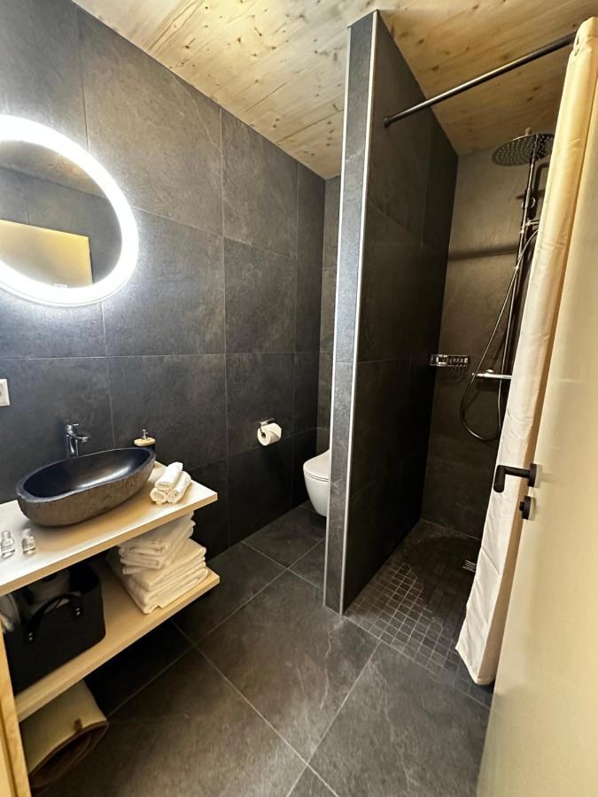 Chambres D'Hotes Les Louettes A Sapinhaut Canton Du Valais Saxon Extérieur photo