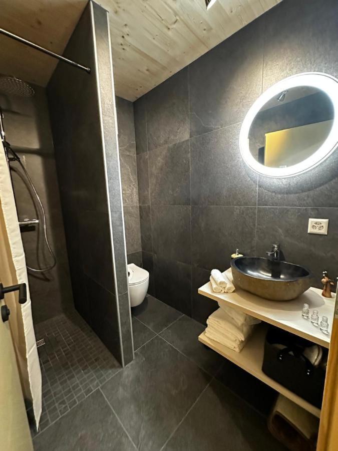 Chambres D'Hotes Les Louettes A Sapinhaut Canton Du Valais Saxon Extérieur photo